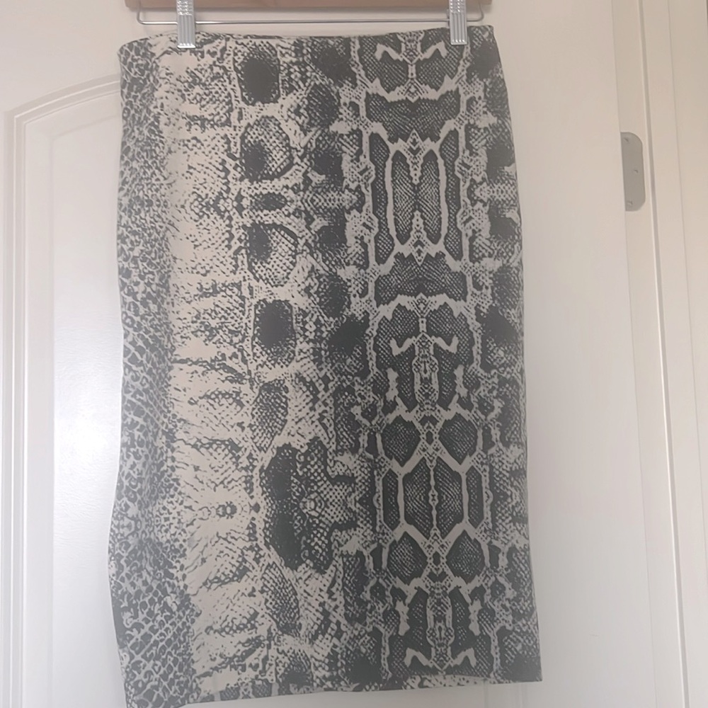 Lovely animal print skirt from MANGO, size M